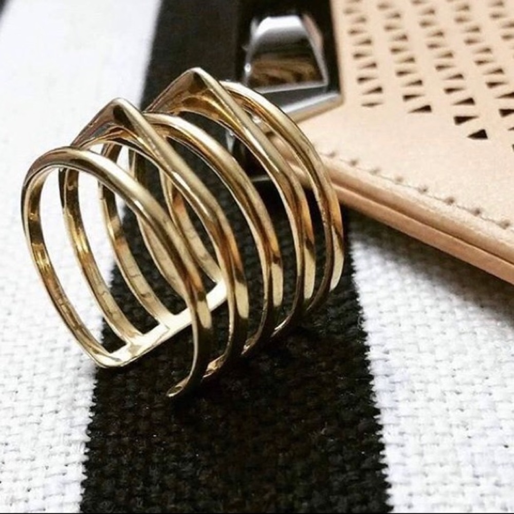 Maylee Ring in gold